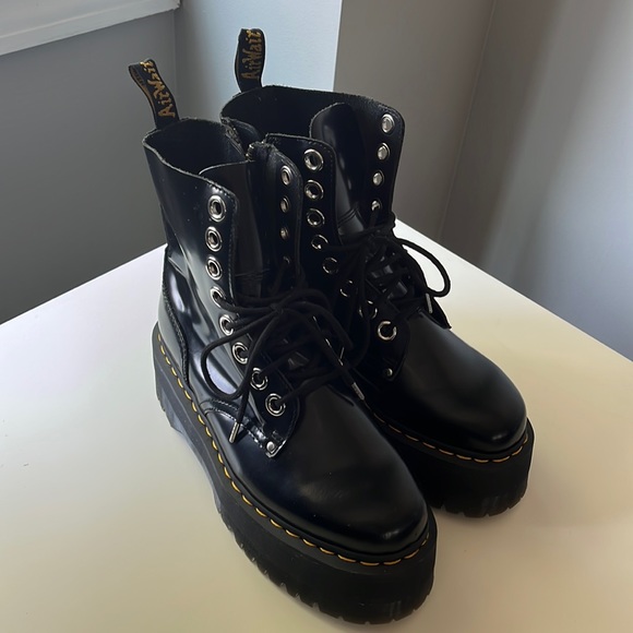 Dr. Martens Shoes - Doc Martens Jason Max Platform Boots